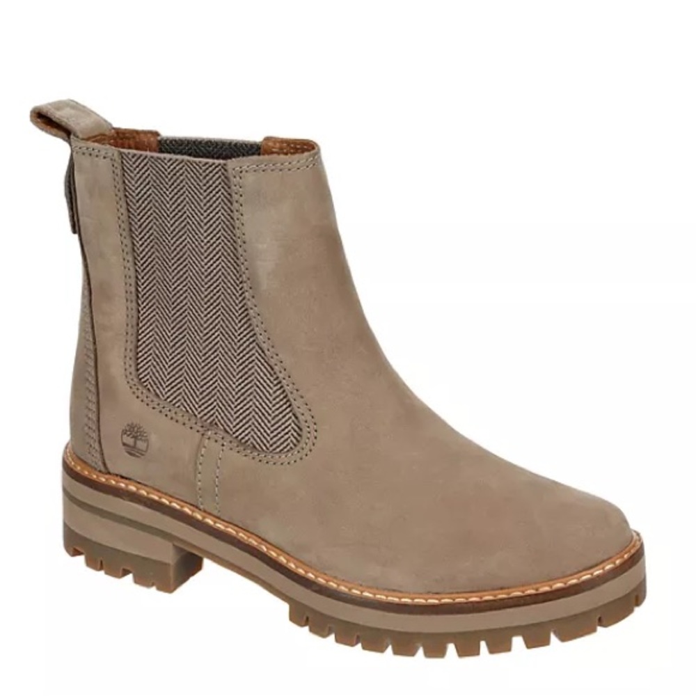 Timberland Women’s Courmayeur Valley Chelsea Boot - Taupe